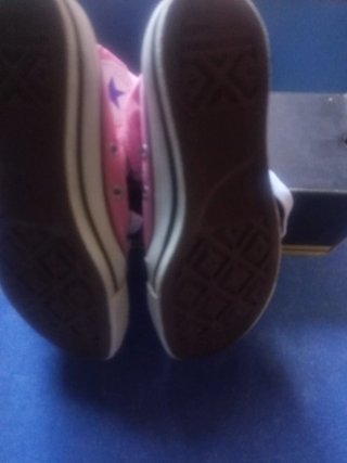 Botas Converse rosas y blancas