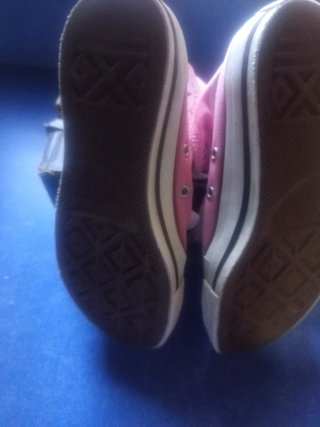 Botas Converse rosas y blancas