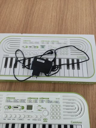 Teclado Casio SA-50 Casiotone con cargador
