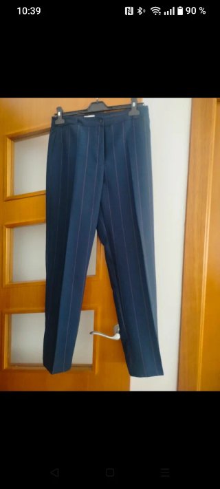 Traje de señora azul con rayas
