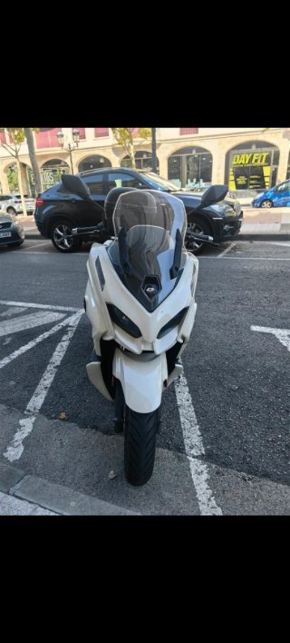 QJ Motors MTX 125 Blanca