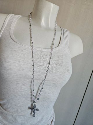 Collana lunga con croce