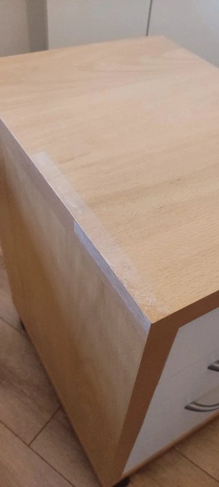 Cajonera con ruedas color madera-blanca. 3 cajones