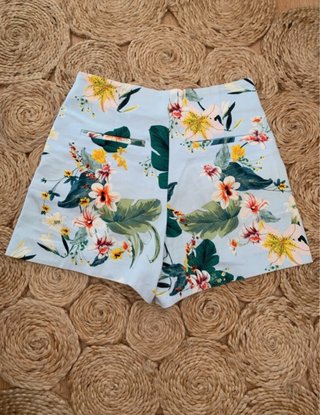 Shorts florales Zara estampado