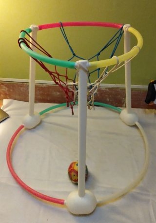 Lote de juegos y maqueta espacial.