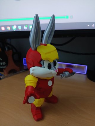 Figura Bugs Bunny Iron Man