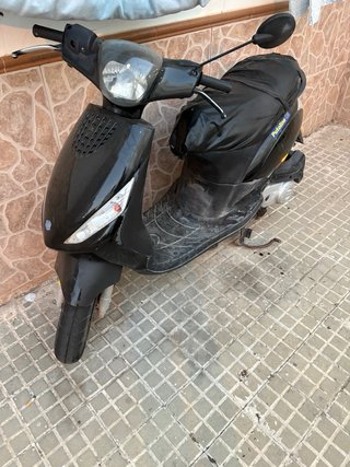 Moto 49cc Scooter Negra