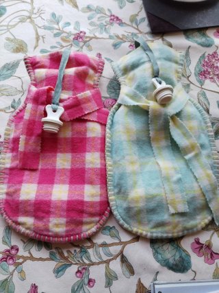 Dos bolsas  de agua caliente de Zara Home.