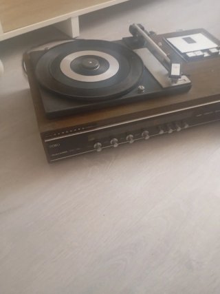Tocadiscos Vanguard Marrón y Negro