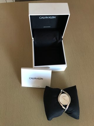 Reloj CALVIN KLEIN Plateado Mujer perfecto estado.