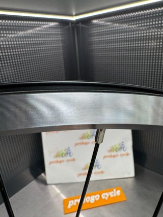 Rueda trasera 26” piñon rosca. Zapatas. Cierre qr