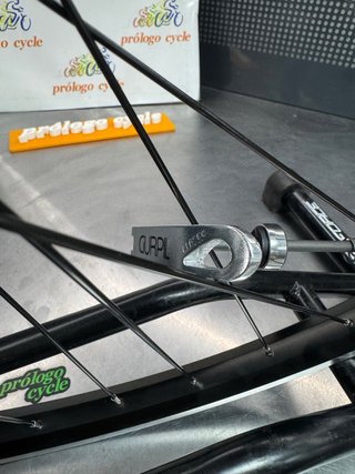 Rueda trasera 26” piñon rosca. Zapatas. Cierre qr