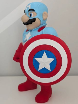Figura Fanart de Mario x Capitán América