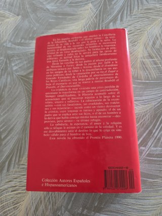 El manuscrito carmesí.  Novela.