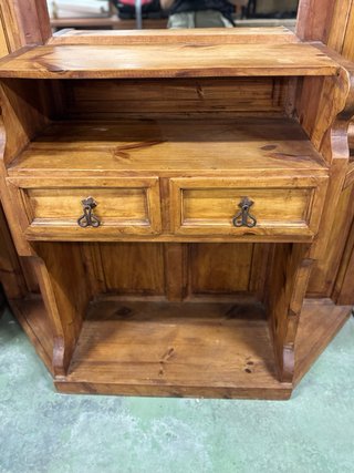 Mueble de entrada mexicano con espejo