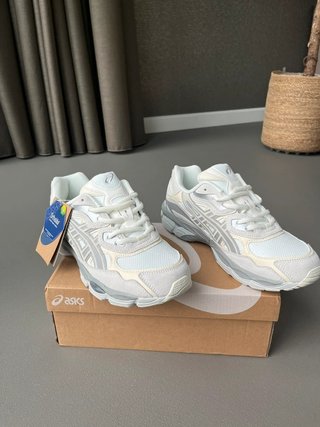 Zapatilla Asics GEL-NYC perla retro 37.5