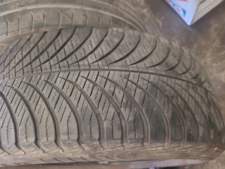 Neumático Goodyear 235/55 R17 103H Nieve