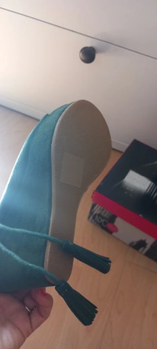 Sandalias de cuña verde con cordones