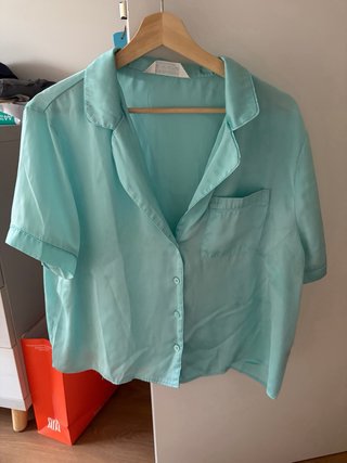Pijama de satén turquesa