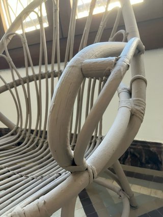 Silla de mimbre estilo peacock beige