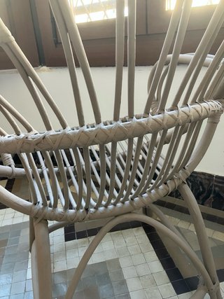 Silla de mimbre estilo peacock beige