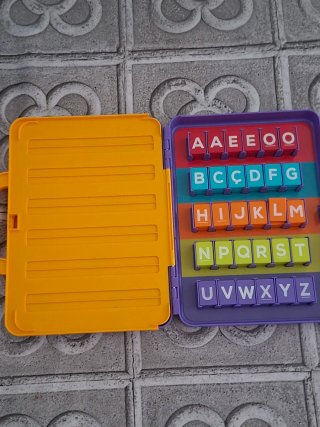 Juego para aprender a leer Diset (está en catalán)