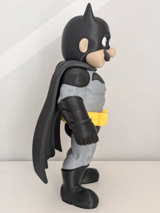 Figura Fanart de Mario x Batman
