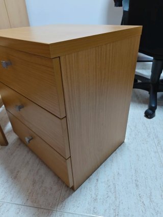 2 cajoneras escritorio 3 cajones, una con ruedas