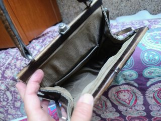 ¡Joyita Vintage! Bolso Mano Piel 60's.Estilo Kelly