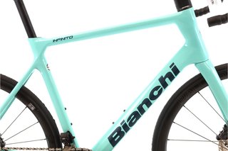 Bicicleta Bianchi Infinito Di2 12V t.56 Reacondicionada