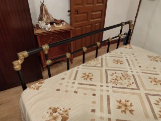 Estructura de cama de hierro forjado en Palencia.