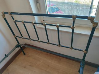 Estructura de cama de hierro forjado en Palencia.