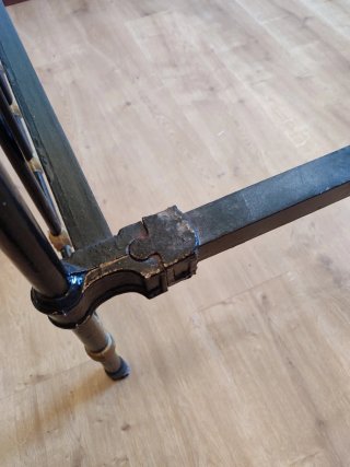 Estructura de cama de hierro forjado en Palencia.