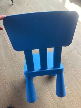 Silla infantil azul plástico IKEA
