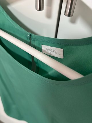 Camiseta verde sin mangas