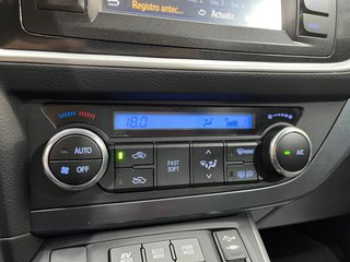 Toyota Auris Hybrid 2015 *PLAN RELAX*