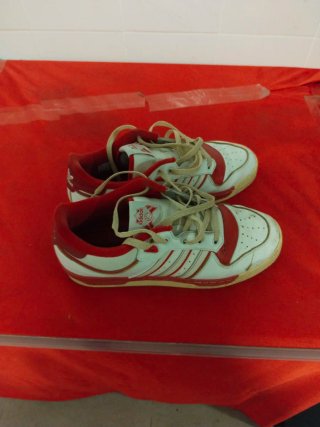 Zapatillas Adidas Blancas y Rojas