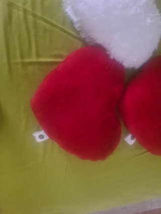 3 Cojines Corazón 2 Rojos y 1 Blanco