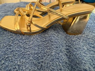 Sandalias doradas Lefties Talla 36
