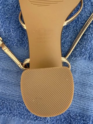 Sandalias doradas Lefties Talla 36