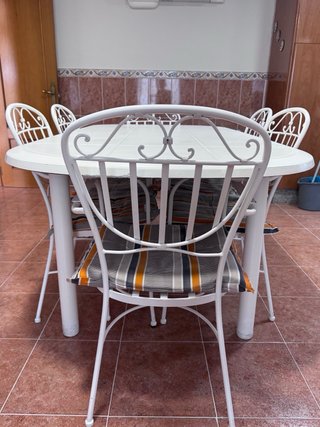 Mesa de hierro con 6 sillas para terraza