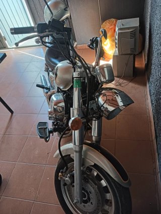 Moto Wildlander 250cc Cruiser Negra y Dorada