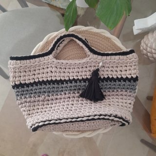 Bolso de verano tejido beige y gris