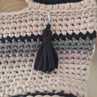 Bolso de verano tejido beige y gris