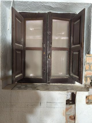 SE VENDEN 2 Ventanas de madera antiguas