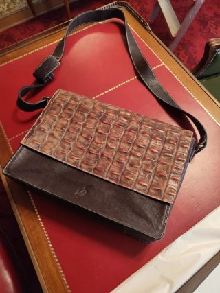 Bolso de piel certificado
