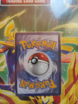 Carta Pokémon Volcarona V 210 HP