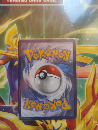 Carta Pokémon Volcarona V 210 HP