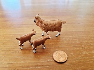 Figuras de cabra y crías (3 uds)