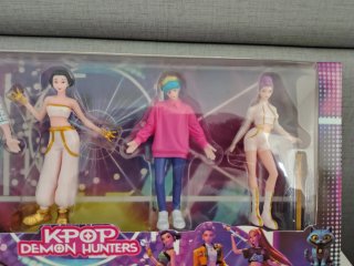 Figuras K-Pop Demon Hunters e Saja Boys novas